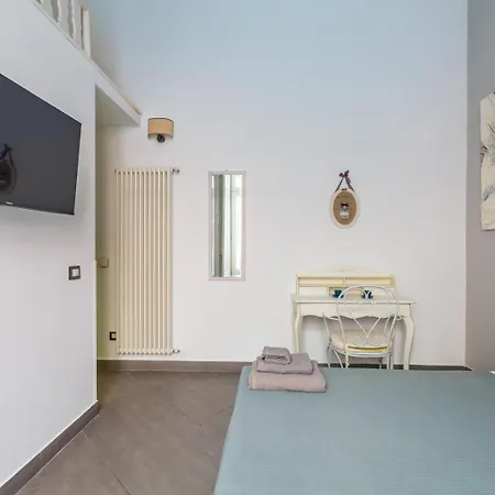 Relax Rooms-vicino Lungomare- * Naples