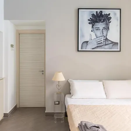 Relax Rooms-vicino Lungomare- Apartment